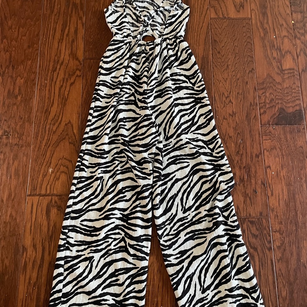 Zara Black and White Halter Jumpsuit with Wide-Leg Design